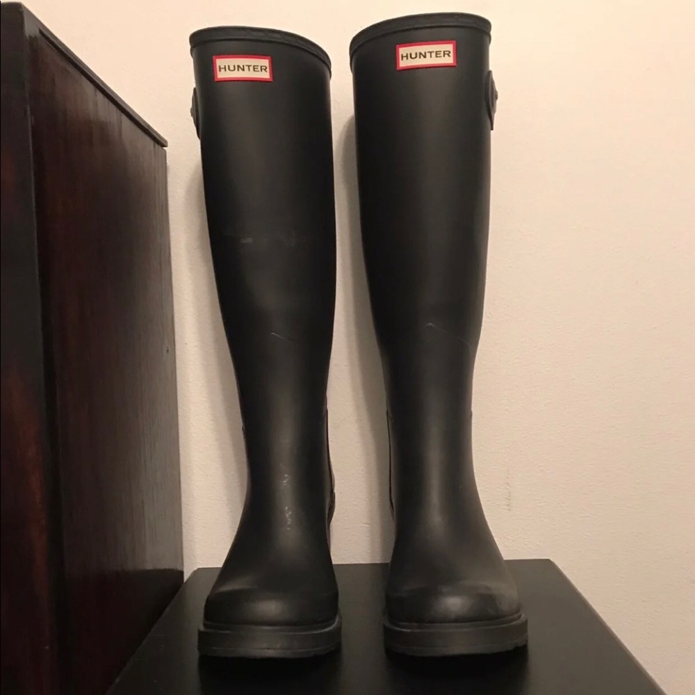SOLD — EUC Hunter Boots Sz. 10